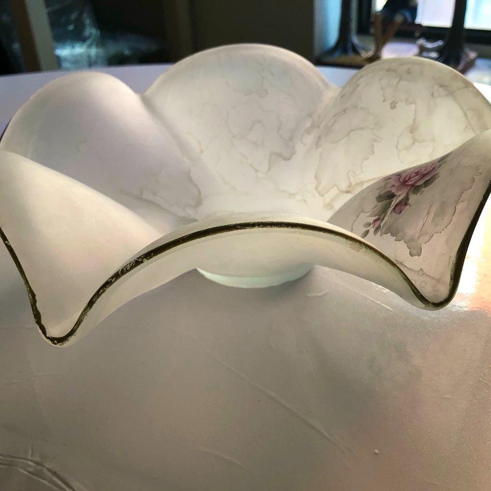 Vintage Arte Murano Hand Crafted Wavy Gold-Rimmed Translucent Centerpiece Bowl